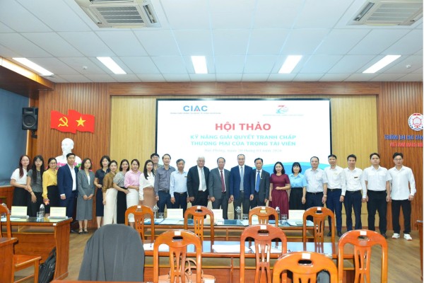  Hội thảo chuyên đề: “Kỹ năng giải quyết tranh chấp thương mại của trọng tài viên”